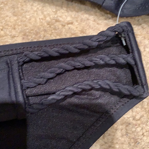 Bikini - Picture 3 of 5